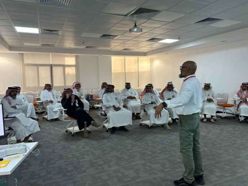 الهلال الأحمر بمكة يؤهل الكوادر التعليمية في الإسعافات الأولية
