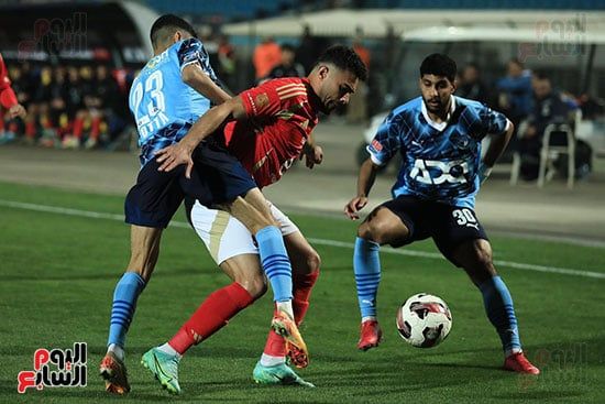 الأهلي يتعادل مع بيراميدز 2 - 2 في مباراة مثيرة بالدوري.. صور