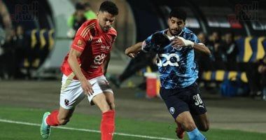 بيراميدز يتقدم على الأهلي بهدف ذاتى لرامى ربيعة فى الشوط الأول بالدوري.. صور
