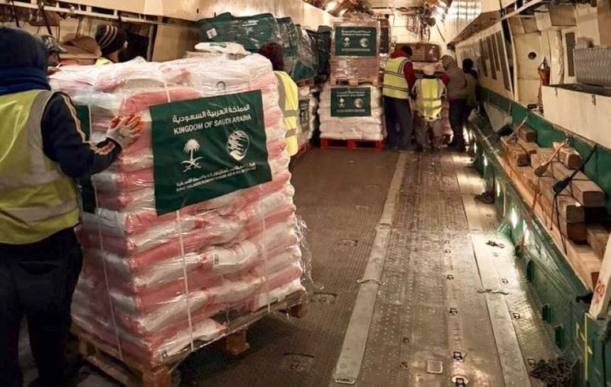 مغادرة الطائرة الإغاثية السعودية الـ 14 لمساعدة الشعب السوري