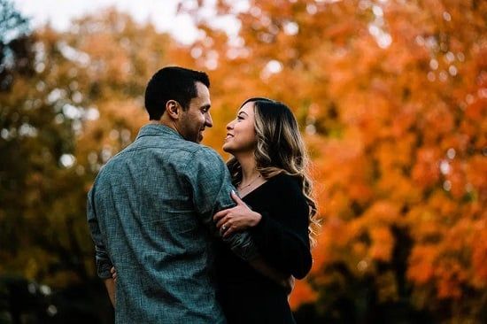 طالع الأبراج: أفضل التواريخ للخطوبة وعقد الزواج في 2025.. أسرار الحب والسعادة