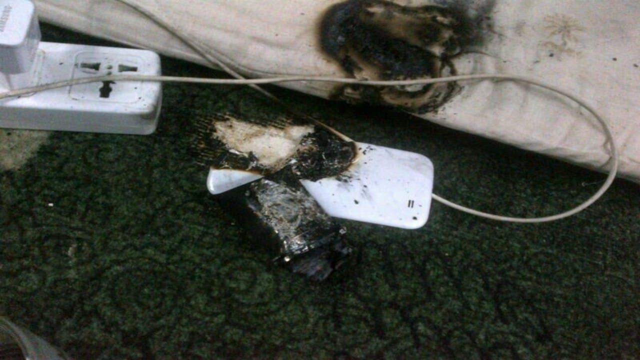 فتاة تُحذر بعد احتراق منزلهم: انتبهوا من الشواحن المتنقلة .. فيديو