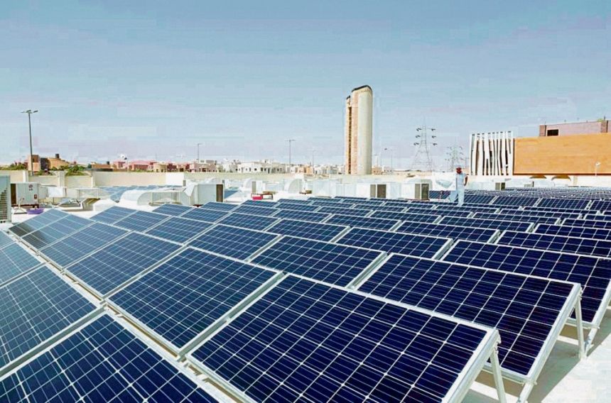 كيف تُركّب ألواح الطاقة الشمسية على منزلك وفقًا للاشتراطات الجديدة؟