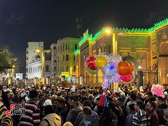 الإنشاد والذكر بالليلة الختامية لمولد السيدة زينب.. فيديو وصور