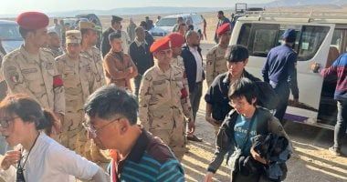 القوات المسلحة تنجح فى إنقاذ عدد من السياح تعطل بهم بالون طائر