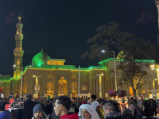 الإنشاد والذكر بالليلة الختامية لمولد السيدة زينب.. فيديو وصور