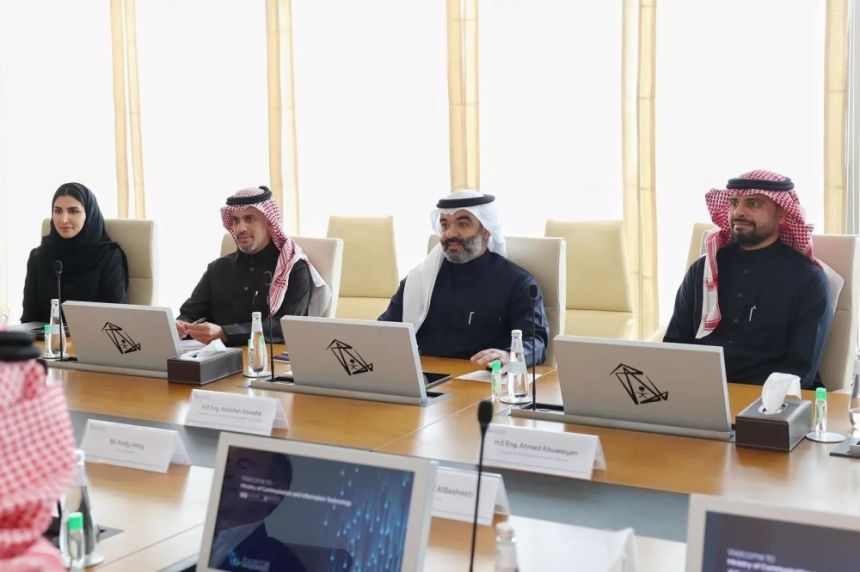 السواحة يبحث مع رئيس "أمازون" توسيع آفاق الذكاء الاصطناعي في المملكة