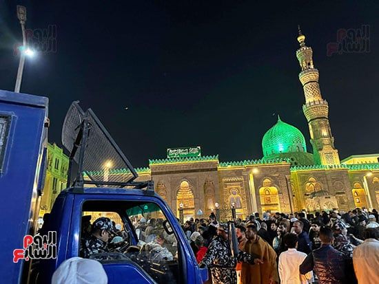 الإنشاد والذكر بالليلة الختامية لمولد السيدة زينب.. فيديو وصور