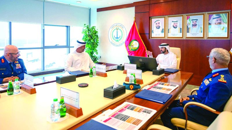 الامارات | حمدان بن محمد يؤكد أهمية تطوير المنظومة الدفاعية للدولة