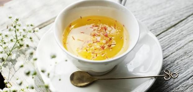 لماذا يجب تناول كوب من الحليب بالزعفران قبل النوم؟.. فوائد غير متوقعة