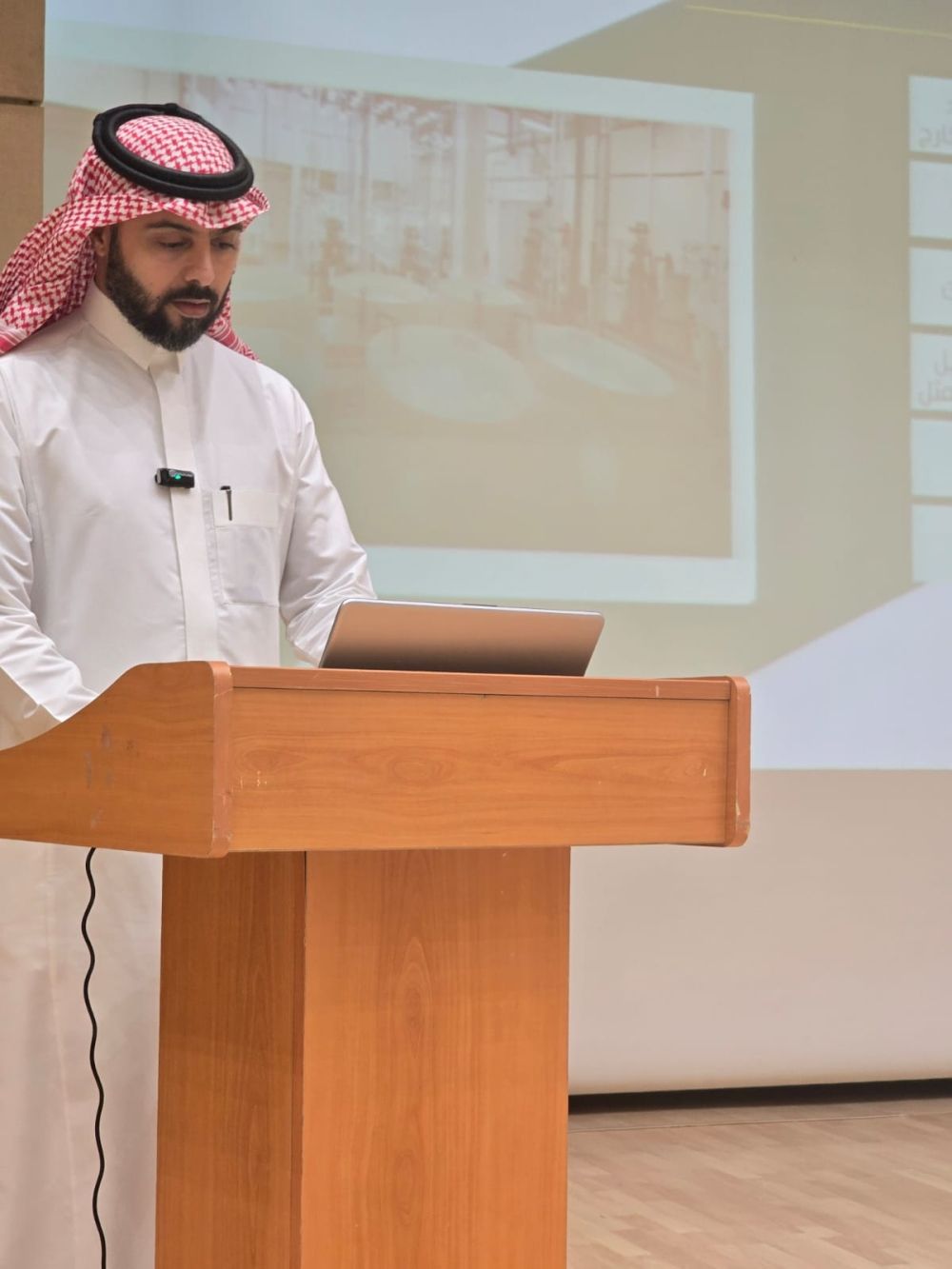 المركز الوطني يستعرض أهمية أنظمة الاستزراع السمكي المغلقة "R.A.S"