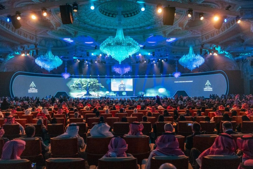 وزير الموارد البشرية: مبادرات جديدة تحول تحديات سوق العمل إلى فرص نوعية