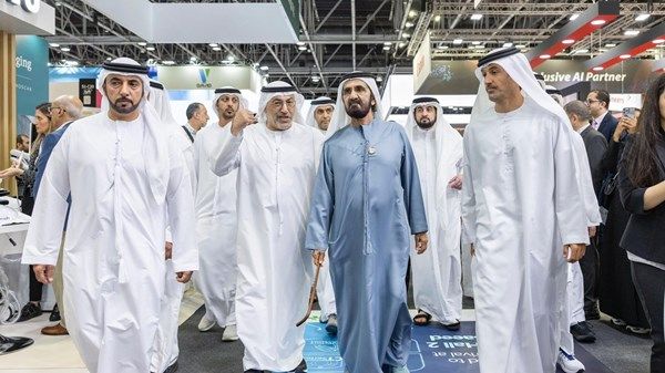 محمد بن راشد يزور معرض الصحة العربي بدبي
