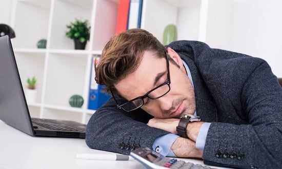 طالع الأبراج: 5 أبراج تميل إلى التردد والكسل بسهولة.. الحوت والدلو أبرزهم