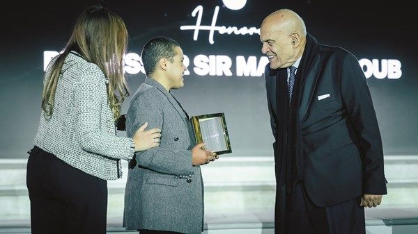 البروفيسور مجدي يعقوب لـ«الاتحاد»: «الصمام الحي» في انتظار موافقة «FDA» لبدء مرحلة التجارب البشرية