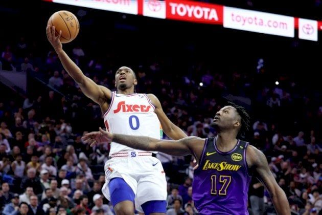 دوري أن بي ايه: سيكسرز يفرمل ليكرز وروكتس يواصل انتصاراته