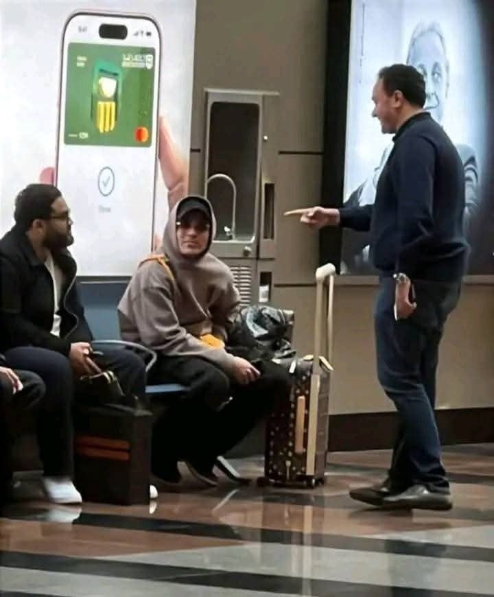 أشرف بن شرقي يصل القاهرة تمهيدًا لإنهاء إجراءات الانضمام للنادى الأهلي