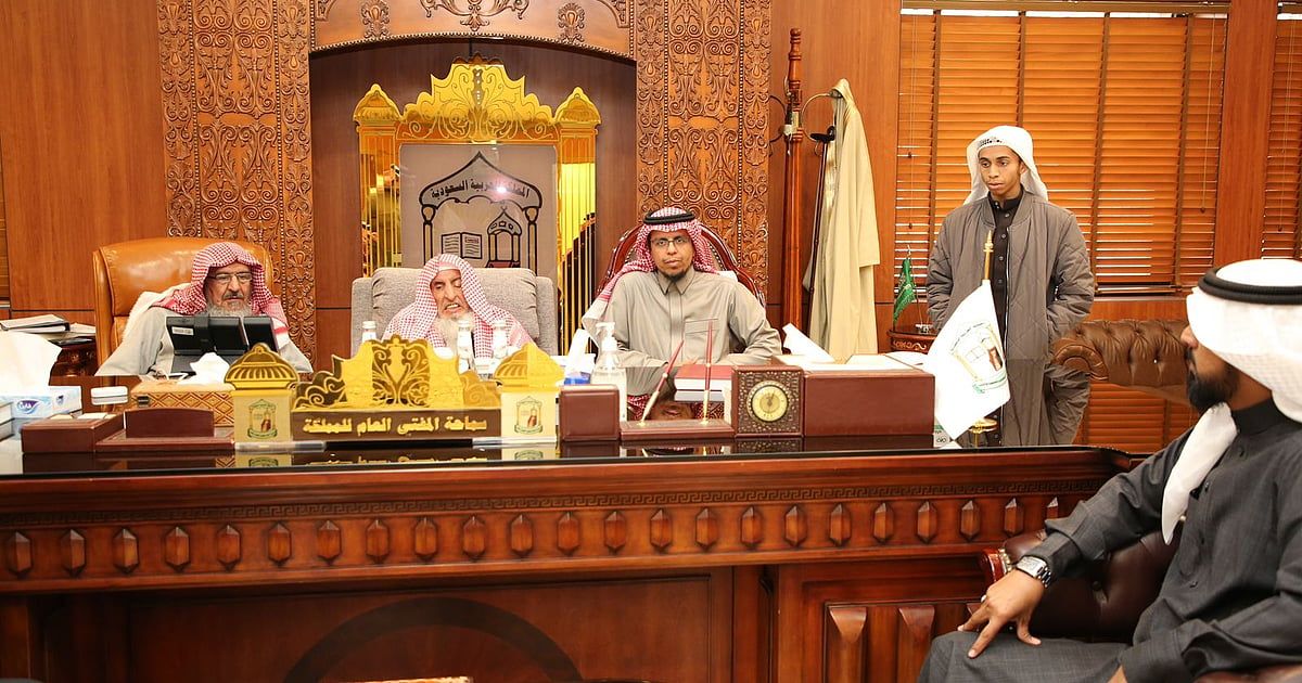 "المفتي العام للسعودية" للطلاب: احذروا من دعاة السوء في مواقع التواصل الاجتماعي وتسلَّحوا بالعلم الشرعي