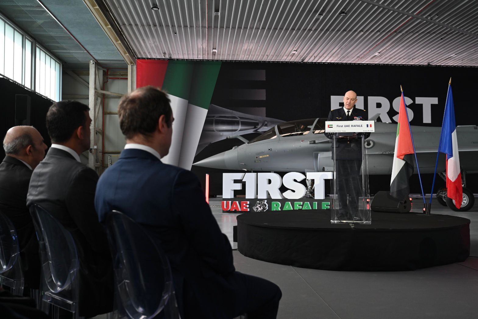 الامارات | وزارة الدفاع تتسلم 80 طائرة مقاتلة من طراز "رافال"