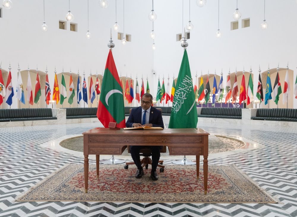 سمو وزير الخارجية يستقبل وزير خارجية المالديف