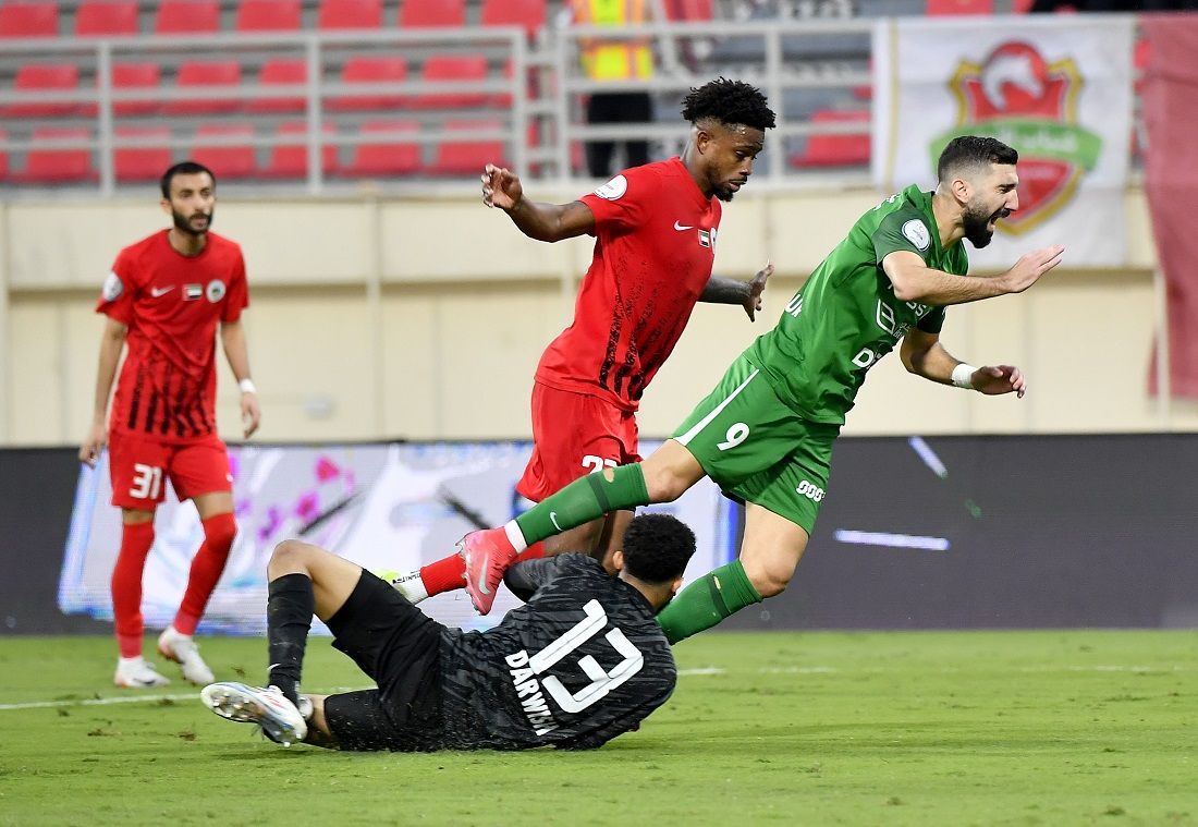 الامارات | شباب الأهلي يستعيد صدارة الدوري