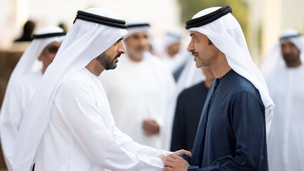 حمدان بن محمد يلتقي هزاع بن زايد في مدينة العين