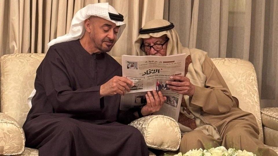 رئيس الدولة يزور أحمد خليفة السويدي في منزله في أبوظبي