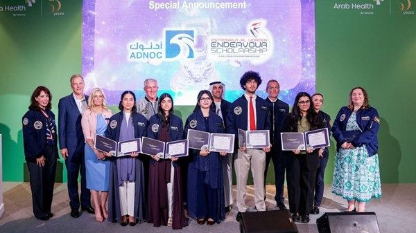 منحة رائد الفضاء آل وردن إنديفور تذهب لفريق طلابي إماراتي