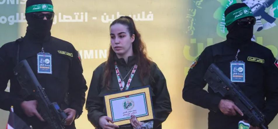 عاجل : شاهد بث مباشر لعملية تسليم الدفعة الثالثة من الأسرى