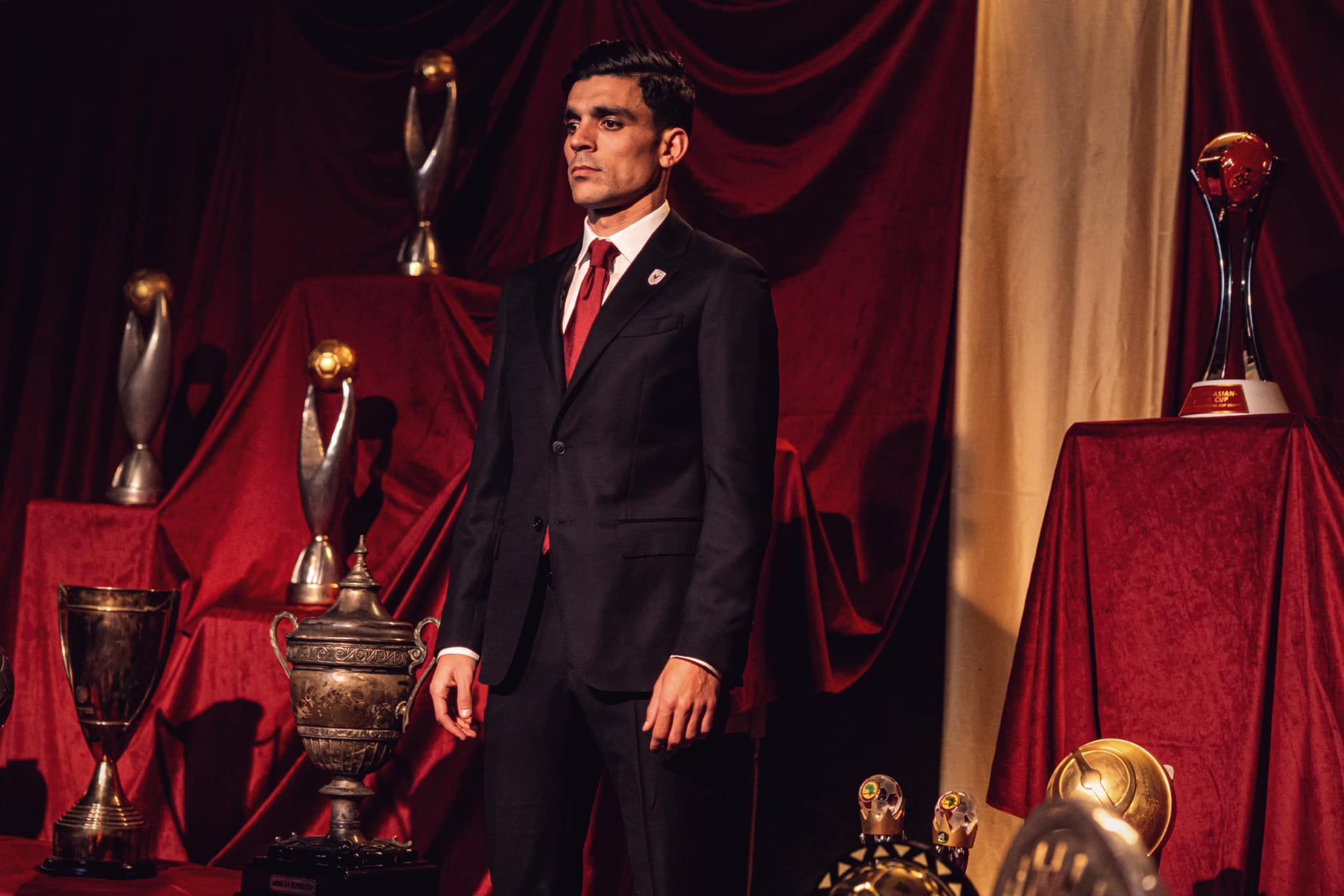 صور جديدة من مراسم تقديم أشرف بن شرقى فى الأهلي