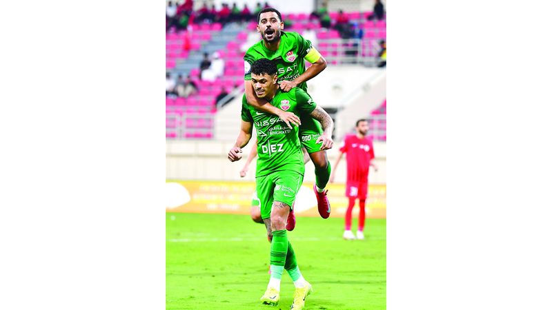 الامارات | شباب الأهلي يصعد إلى «القمة» بثلاثية في مرمى البطائح