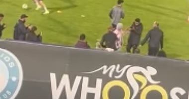 حب فى المستطيل الأخضر.. خطوبة مصور بيراميدز أثناء مباراة الزمالك.. فيديو