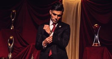 أشرف بن شرقي يُحدّث صورته على إكس بـ"شعار" الأهلي