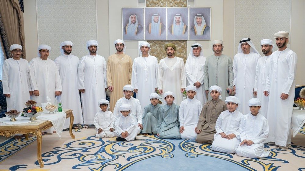 حمدان بن زايد يزور بخيت عشيّر المزروعي في منزله بمدينة زايد