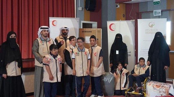 الهلال الأحمر ينفذ «مبادرة نحن معكم» في العين بمناسبة «عام المجتمع»