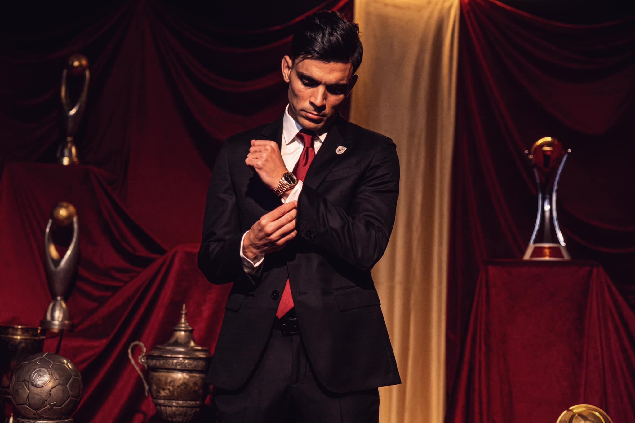 صور جديدة من مراسم تقديم أشرف بن شرقى فى الأهلي