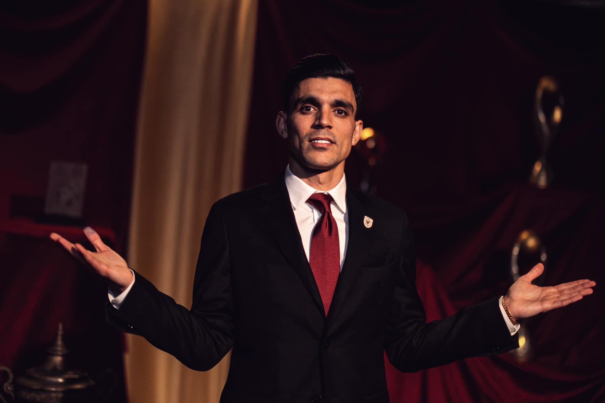 صور جديدة من مراسم تقديم أشرف بن شرقى فى الأهلي