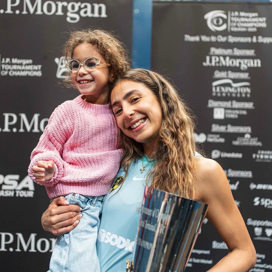 شاهد تتويج على فرج وهانيا الحمامى ببطولة جى بى مورجان للاسكواش