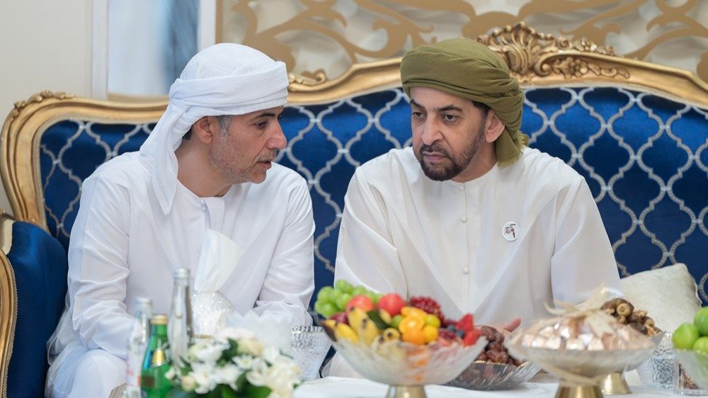 حمدان بن زايد يزور بخيت عشيّر المزروعي في منزله بمدينة زايد