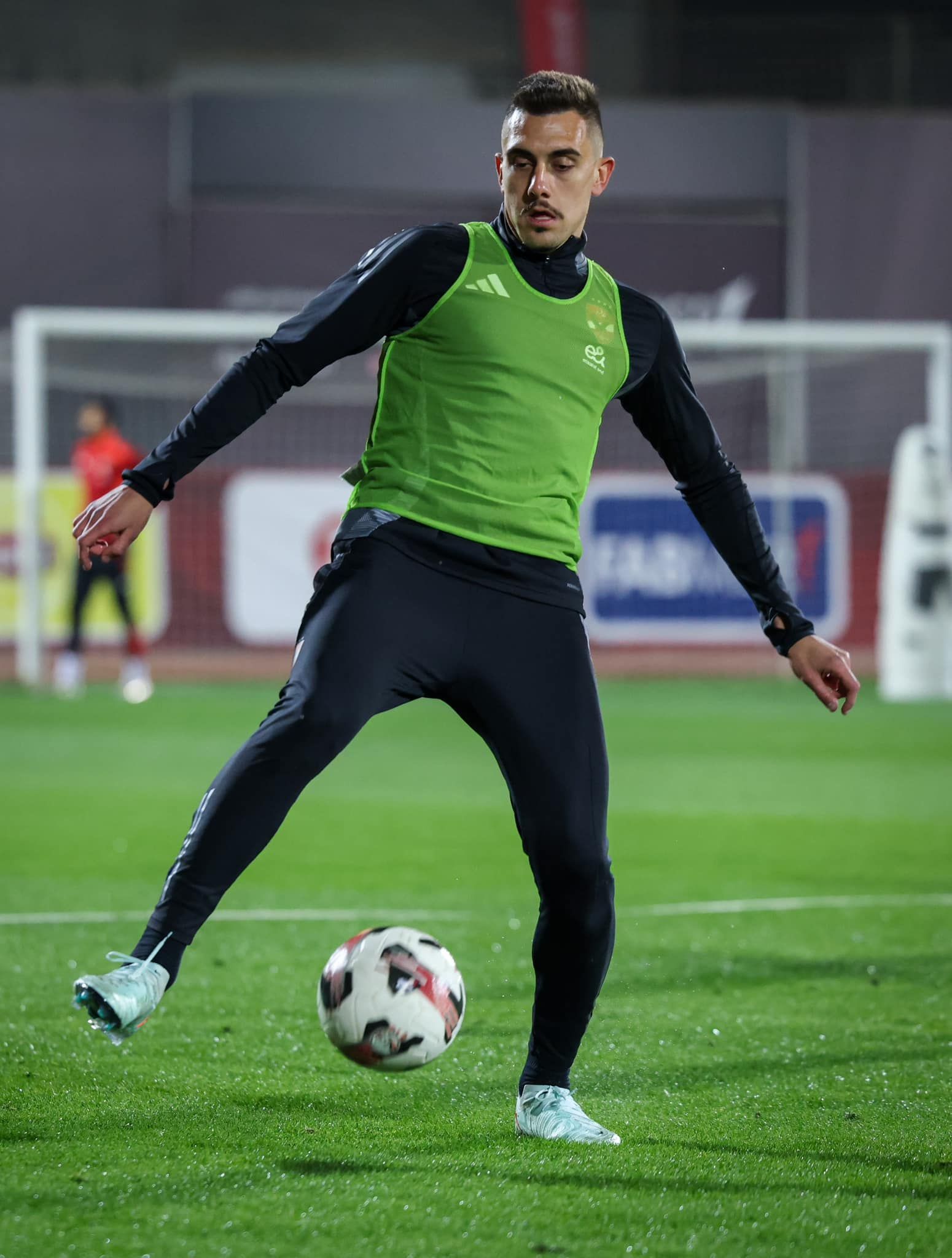 الأهلي يختتم تحضيراته لمواجهة مودرن سبورت بمشاركة معلول.. صور