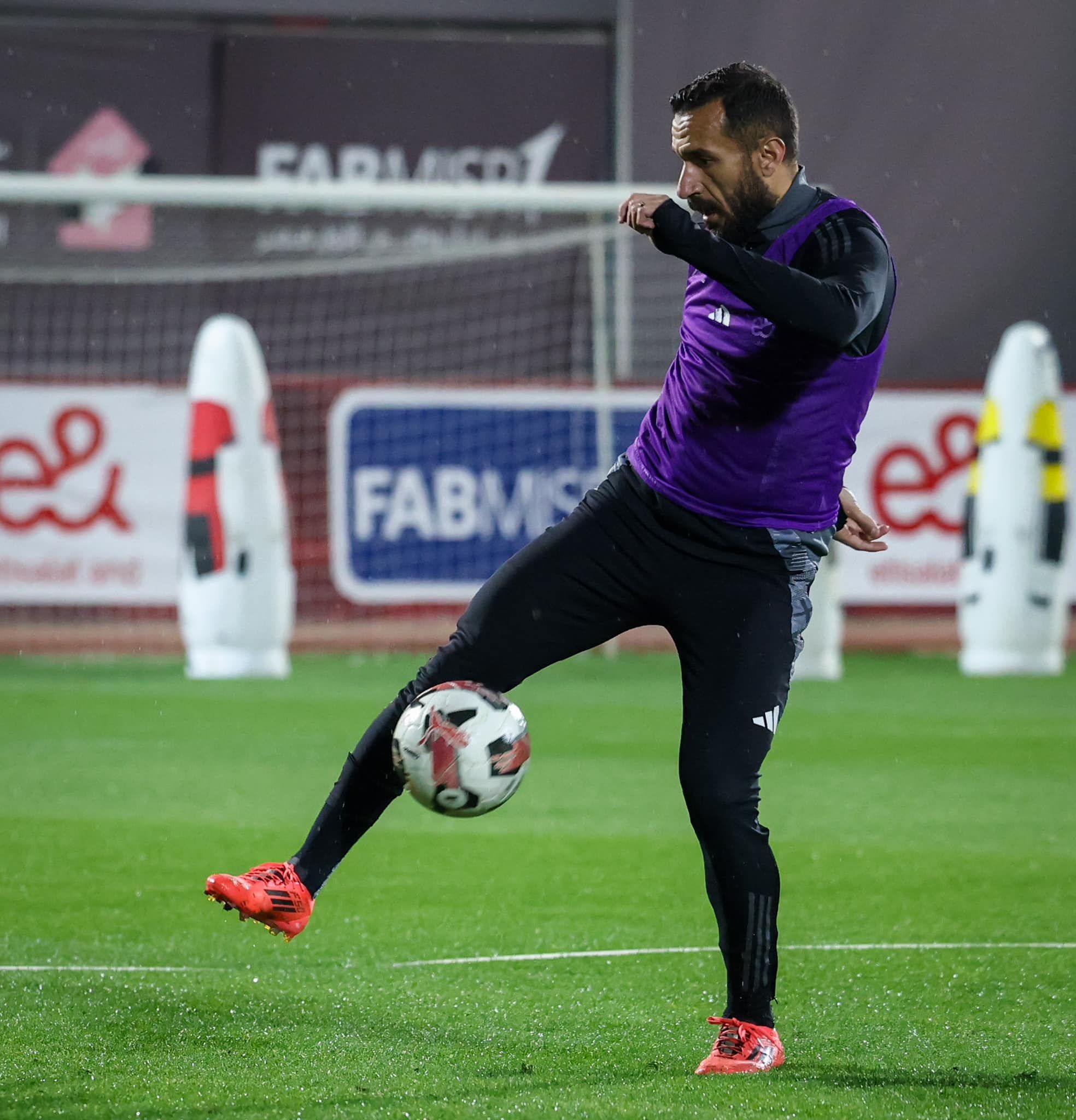 الأهلي يختتم تحضيراته لمواجهة مودرن سبورت بمشاركة معلول.. صور