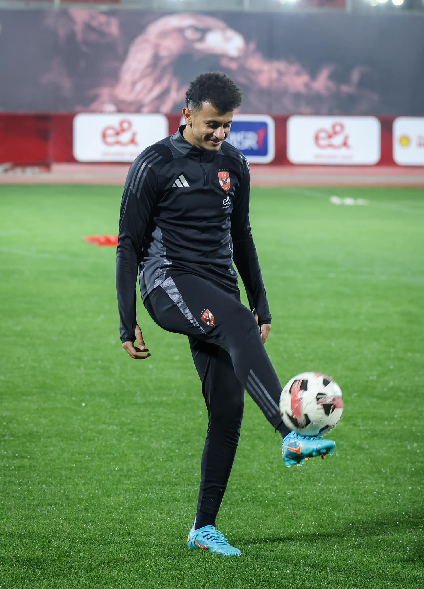 الأهلي يختتم تحضيراته لمواجهة مودرن سبورت بمشاركة معلول.. صور