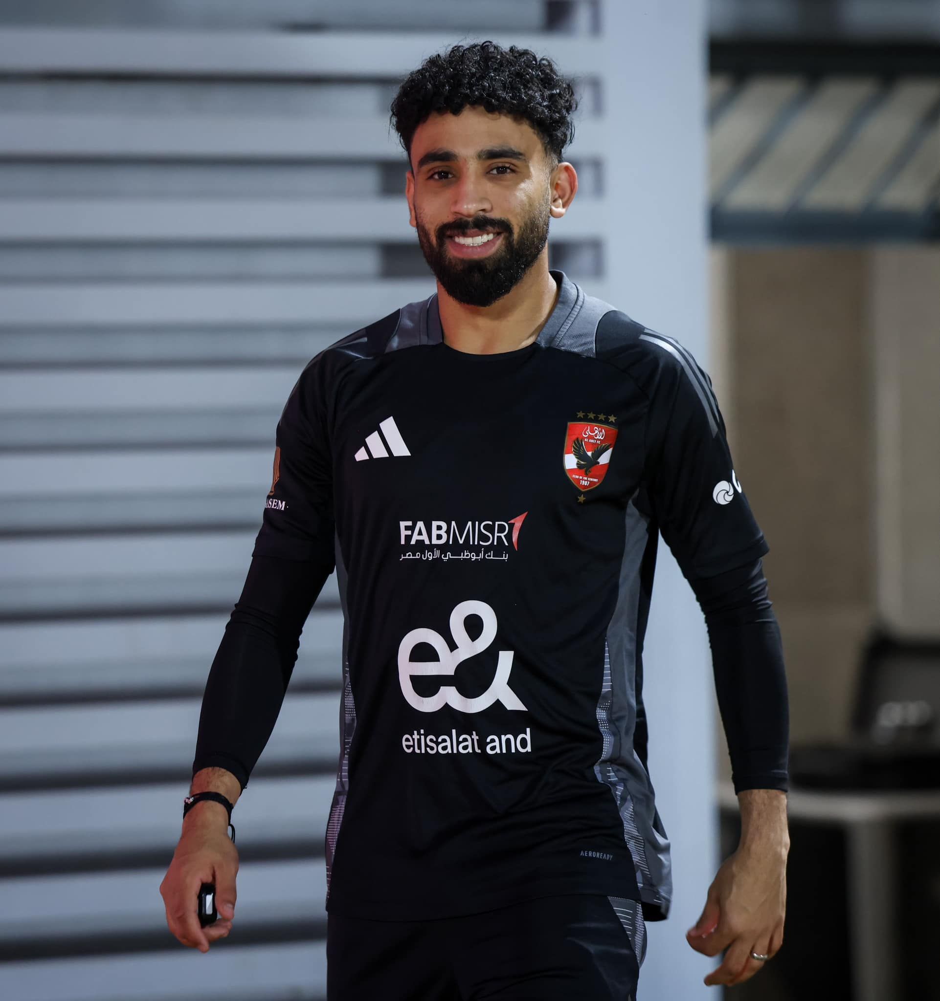 الأهلي يختتم تحضيراته لمواجهة مودرن سبورت بمشاركة معلول.. صور