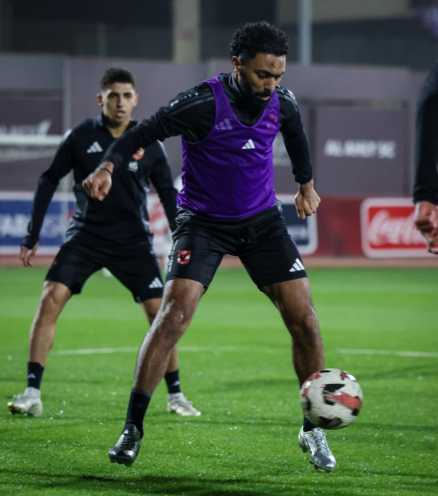 الأهلي يختتم تحضيراته لمواجهة مودرن سبورت بمشاركة معلول.. صور