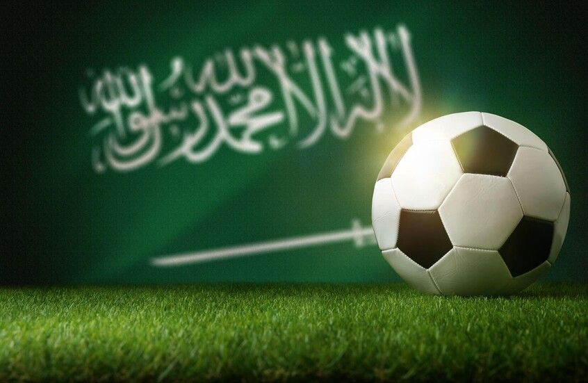 الخليج اليوم .. هل ستسمح السعودية بتقديم الكحول في كأس العالم 2034؟ وزير الرياضة يجيب (فيديو)