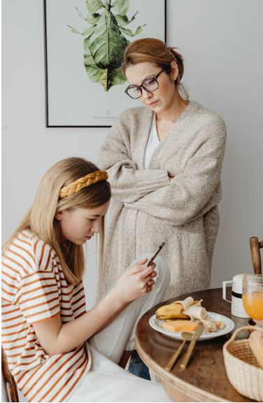 طالع الأبراج: خليك إنسان جديد.. 6 أبراج لازم تتخلص من عاداتها السيئة أبرزهم السرطان