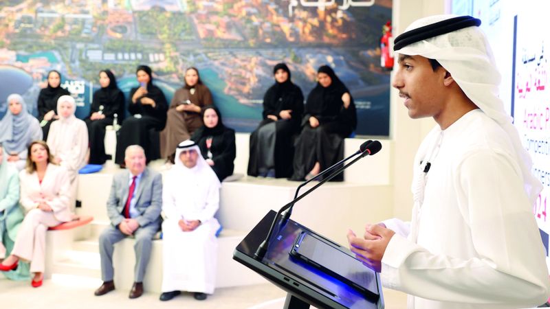 الامارات | «أصدقاء اللغة العربية» على منصة التكريم