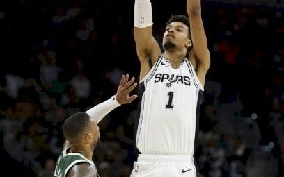 أن بي ايه: ويمبانياما يقود سبيرز إلى أفضل مباراة هجومية