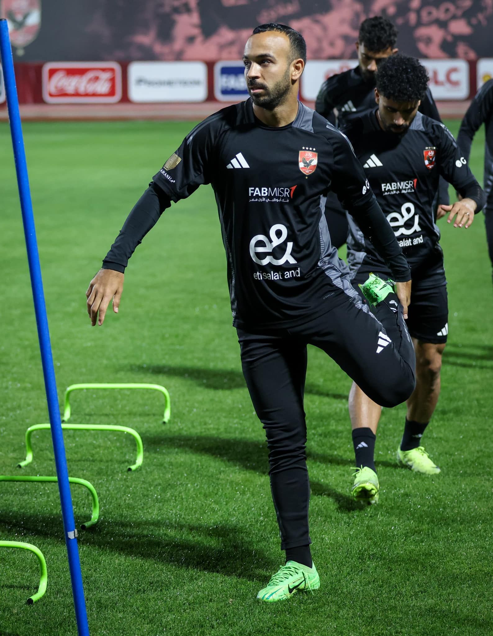 الأهلي يختتم تحضيراته لمواجهة مودرن سبورت بمشاركة معلول.. صور