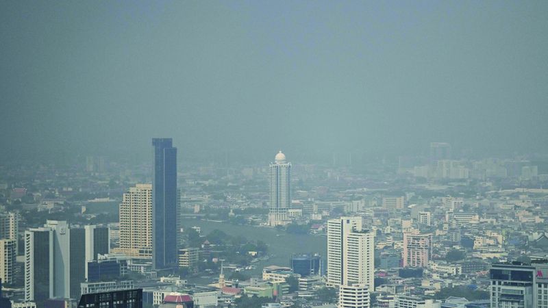 الامارات | تايلاند تكافح تلوث الهواء بـ «رش الماء المثلّج»